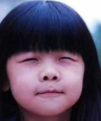 "孩子怎么突然近视?糊涂爸妈都该看看,尽早发现孩子近视"