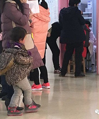 "冬天宝宝竟热到昏厥?原因出在穿衣上…给孩子穿衣服的学问都在这