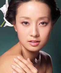 "马伊琍自曝穿婚纱旧照,却没想到撞脸朱丹(图)"