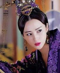 "古装女神美过当红小花,却被骂“小San”多年,如今42岁高龄二胎