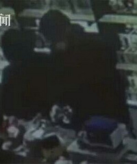 "因太爱孙子,住复式楼开路虎车的奶奶竟做出"