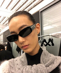 秦舒培重回T台 陈冠希和女儿到场支持!