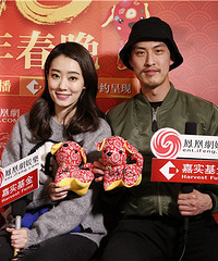 "张小斐许君聪忆过年趣事:放鞭炮把自己额头炸了"