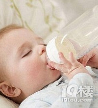 "三个月的宝宝拉稀怎么办?宝宝拉稀原因小调查"
