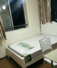"滨江天街对面(龙湖春江郦城)精装修单间公卫,公用厨房1400"