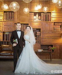 "同年同月同日同医院出生还同过学,如今在成都结婚了"