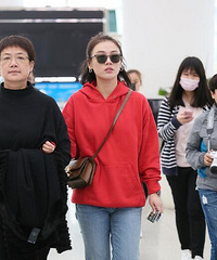 欧豪马思纯庆生后同框现身 与“准岳母”同行获肯定