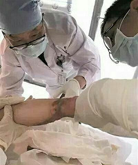 "4岁儿子感冒,妈妈这样治疗,结果要做植皮"