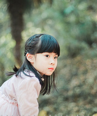 长手长脚的小姑娘