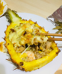 "美味菠萝虾仁焗饭"