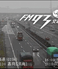 "4个月大男婴满脸是血,躺在民警怀中!宝妈怎么能这样开车"