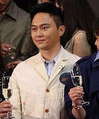 老婆和前女友同框,张智霖表情僵硬了