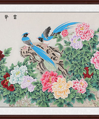 "客厅挂什么画招财进宝,客厅沙发墙装饰花鸟画风水更好"