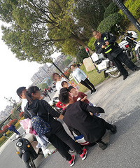 "(出游提醒)春日阳光明媚,出外留意宝贝"