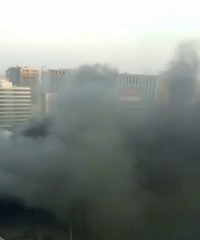 ���Ƕ������зɻ�׹��