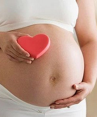 "结婚8年生下一对双胞胎儿子,生殖器却是女的!竟是因为妈妈有这
