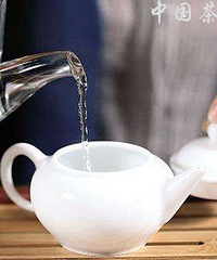 "茶道知识:温壶的两个目的|中国茶壶交易网"