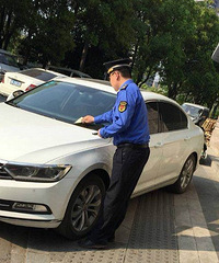 城管来了,交警还会远吗?