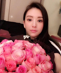 结婚两周年在即 方媛获郭富城赠超大束粉色玫瑰