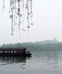 今明两天杭城雨水不断 气温下降