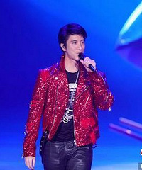 王力宏开启世界巡演 现场宣布三胎喜讯