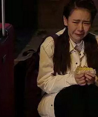 被发小强暴,被前男友劈腿,被上司潜规则,戚薇僵硬,张檬换脸,