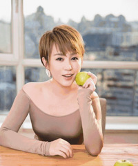 马丽嫁年轻11岁小鲜肉,女丑就该被嘲笑嫁不出去吗?