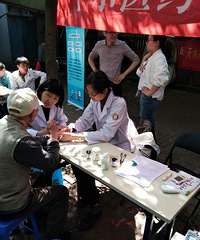 社区义诊做亚健康测试,医生让我赶紧换个好工作,二胎家庭哪敢啊