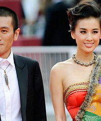 杨子女儿考上哈佛预科生被嘲,长得像黄圣依,人家为她当8年小三