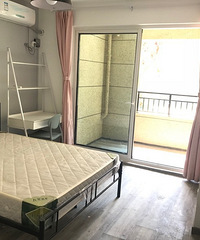 九和路地铁站,精装修独卫带阳台,押一付一