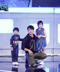 《这就是铁甲》录制杀青 neineiMax探班吴尊