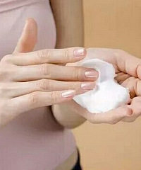 老公要求老婆降级化妆品