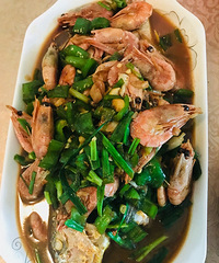 趁家里没人拄着拐烧菜 我已经等着被夸了