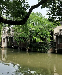 点点出生后第一次带她出门旅游,我们选择了离杭近的乌镇!