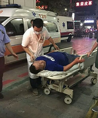 被蚂蚁咬了几下,他失去知觉!昏过去前他说的话救了自己