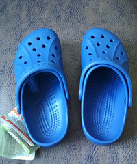 便宜转全新新世纪百货专柜购买的crocs儿童鞋