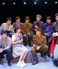 《高能少年团》王俊凯“悬浮”播报 杨紫频笑场