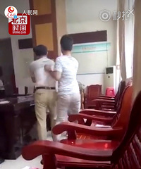 活久见!上午还在婚登处扭打成一团,下午高高兴兴来领证了