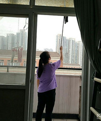 为救爸爸,妈妈妹妹和她起争执