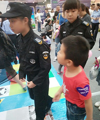 拒绝毒品,共创无毒家园,让小朋友从小学起