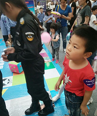 拒绝毒品,共创无毒家园,让小朋友从小学起