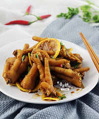 老板"再给我来一盘柠檬鸡爪,夏天吃实在太爽
