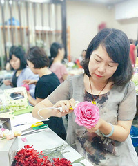 这么大的玫瑰花你喜不喜欢?