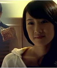 33岁似少女,可以靠阔太吃饭偏偏还有事业心