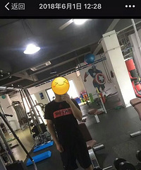 教练我今天吃很素不信你看我图 教练:你回头,我在你后面那桌