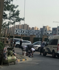 古墩路又有小孩掉下来了?15楼!据说都摔成两半了!