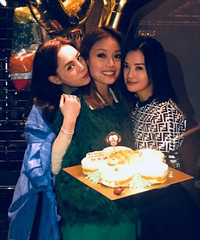 阿Sa阿娇为容祖儿庆生,三人捧蛋糕亲密贴脸