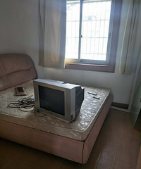 学院路古翠路地铁口附近有房出租,家具家电齐全,押一付一。