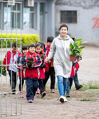 《同一堂课》蒋雯丽家访数度哽咽 麦家解决学生烦恼