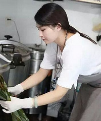 90后粽子西施1天能包3000个,已在杭买房买车